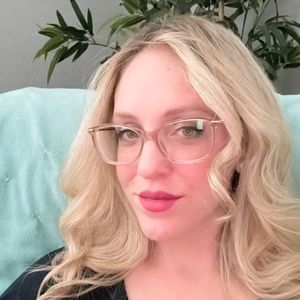 Meet your Posher, Louisa